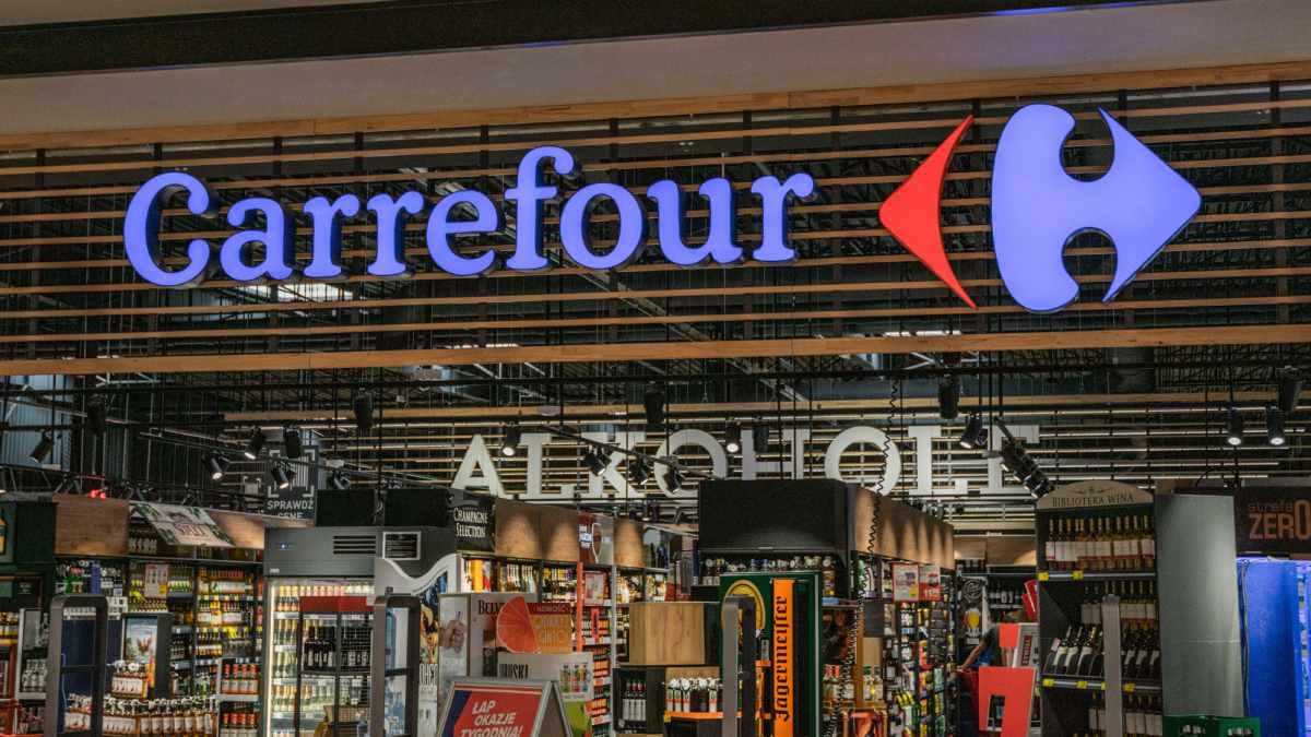 Fotografía que ilustra la noticia: Carrefour vende 35 tiendas en España y Francia por 290 millones y las seguirá alquilando