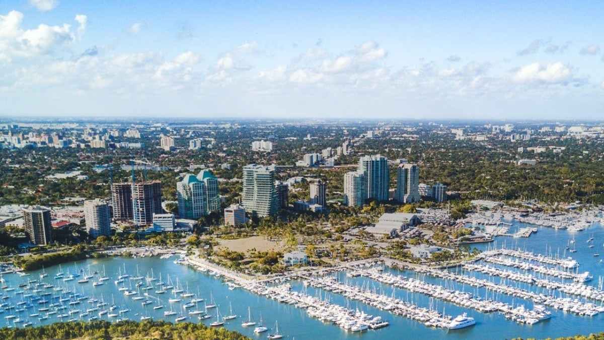 Fotografía que ilustra la noticia: La family office del cofundador de Google alquila oficinas en Miami a la gestora española Azora