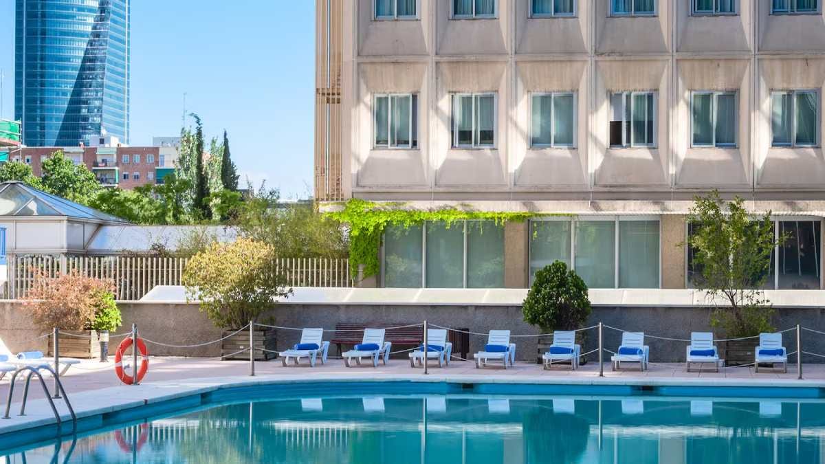 Fotografía que ilustra la noticia: La Finca compra un hotel en Chamartín a Azora por cerca de 60 millones y una vivienda de lujo en Salamanca