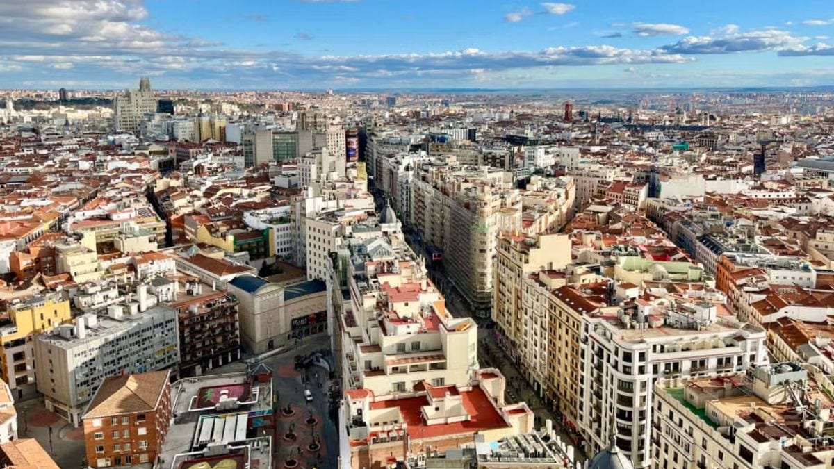 Fotografía que ilustra la noticia: La Ley LIDER de Madrid recorta a la mitad los plazos urbanísticos y refuerza la autonomía municipal