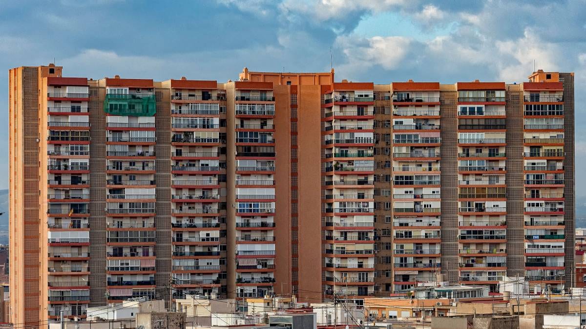 Fotografía que ilustra la noticia: La vivienda sigue siendo la primera preocupación nacional pese a caer al 37,5% en el CIS de septiembre