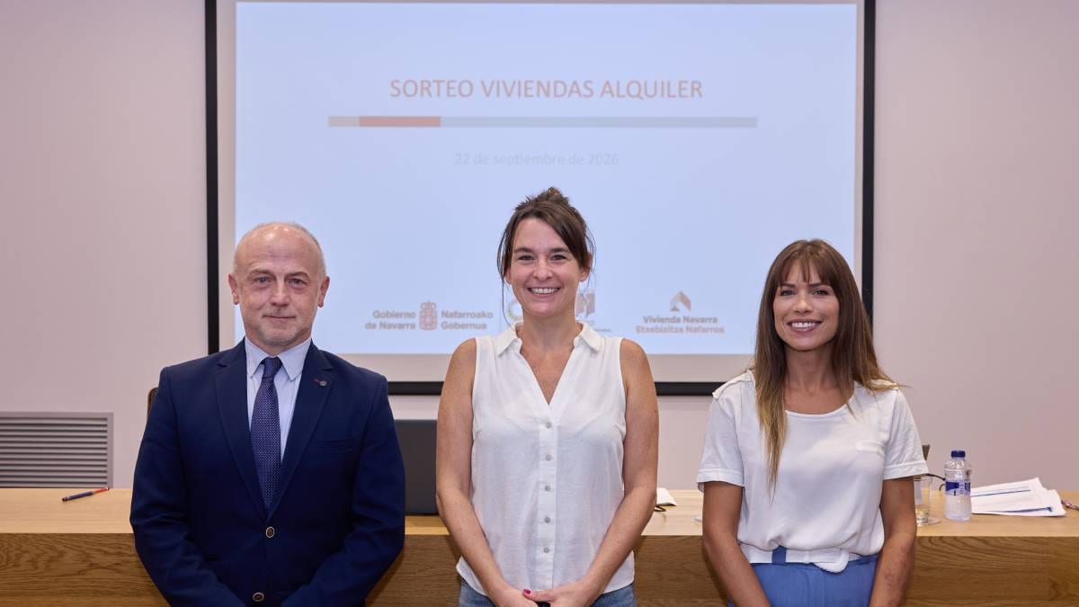 Fotografía que ilustra la noticia: Navarra adjudica sus primeras 87 viviendas protegidas de alquiler por sorteo público ante notario