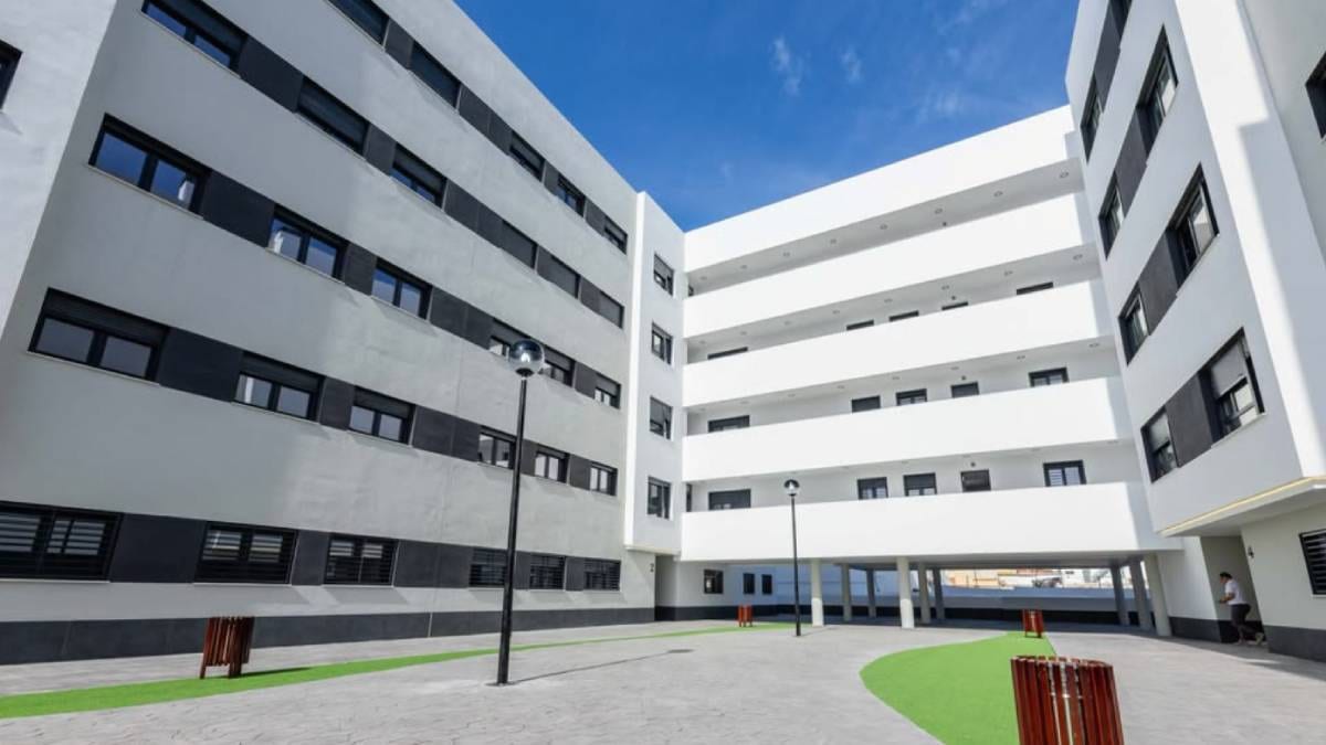 Fotografía que ilustra la noticia: San Fernando culmina 81 viviendas de alquiler social en Ronda del Estero con rentas desde 165 euros